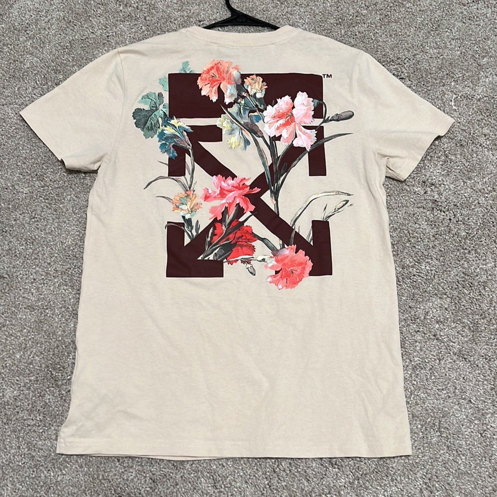 Off-white size small Womens t-shirt. Perfect condition, authentic